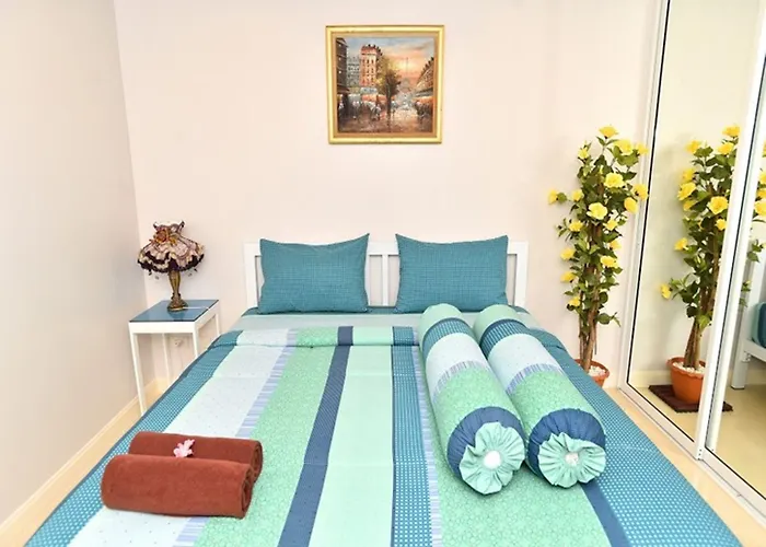 Parvena Sathorn 3*