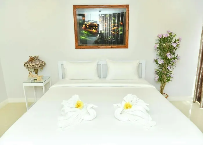 Parvena Sathorn 3*